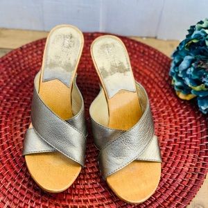 Michael Kors wood heels color metal gold